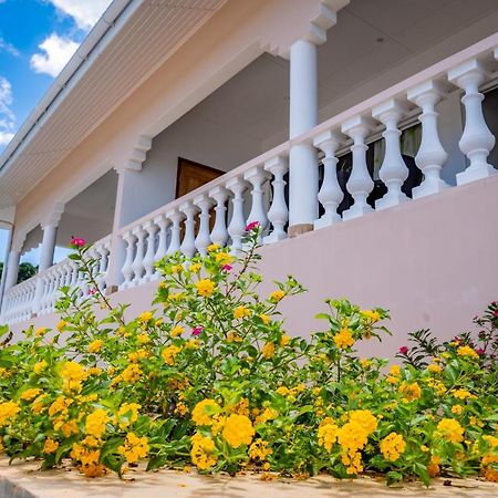 Athara'S Apartment باي سانت آن المظهر الخارجي الصورة